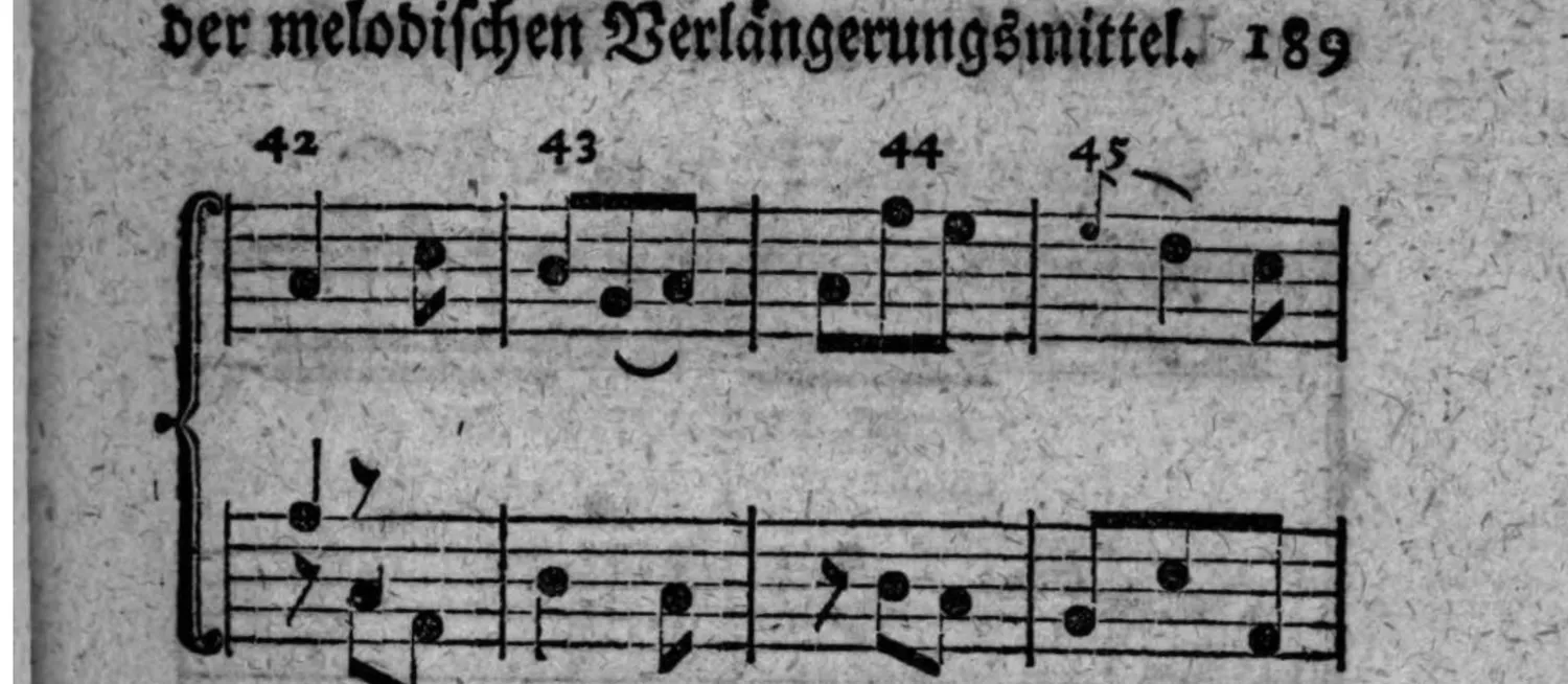 Notenbeyspiel: Fortsetzung, Tacte 42 bis 45 mit Ziffern bezeichnet, über Tact 43 ein Bogen (◡), über Tact 45 ein Bogen (⌒)